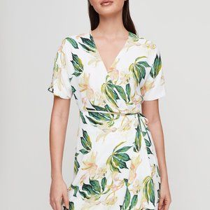 NWOT Aritzia/Babaton Wallace wrap dress - floral print